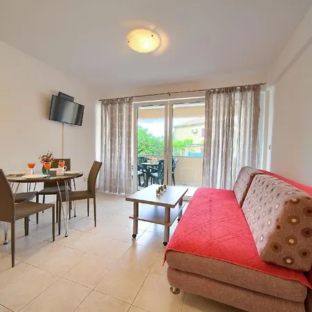 Apartment Mit Terrasse Silo (Krk)